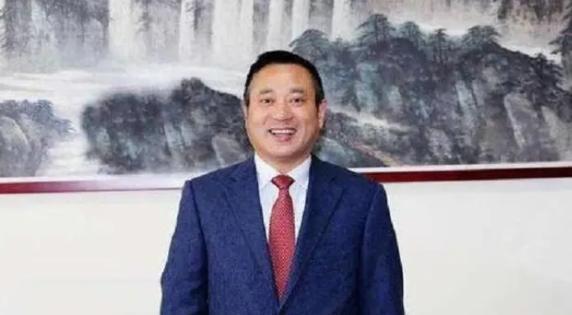 开云 开云体育国内一家汽车制造商“倒下”？创始人安排儿子套现几十亿？