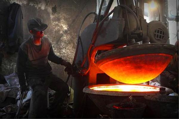 开云体育 开云平台山东烟台汽车制造厂：国家政策庇佑下一路开挂也挡不住时代冲击(图4)