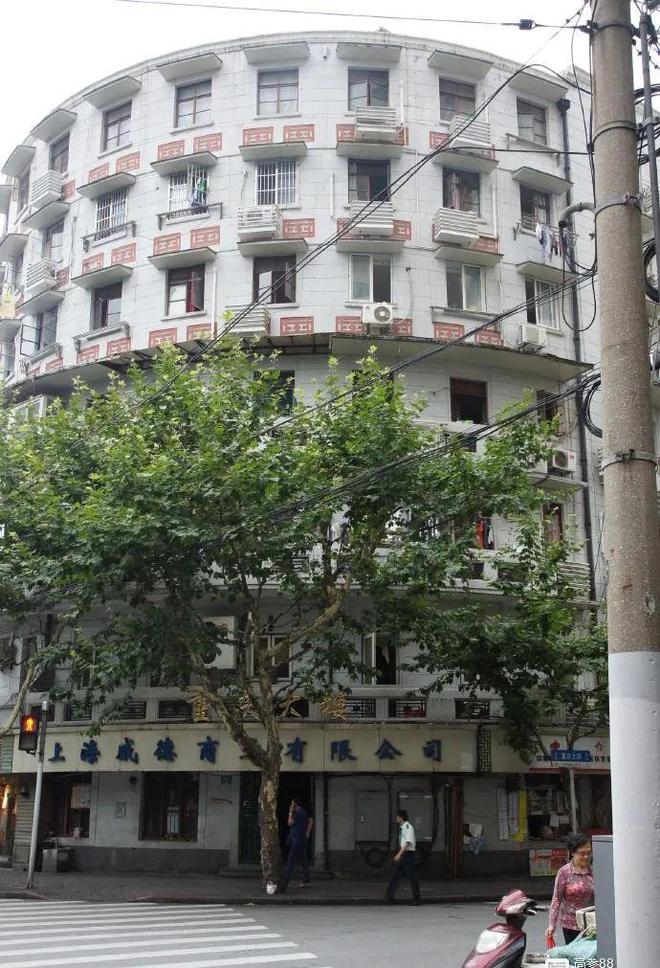 开云体育 开云官网汽配平台接连倒闭汽配城拆迁不止30万商的出路在哪里？