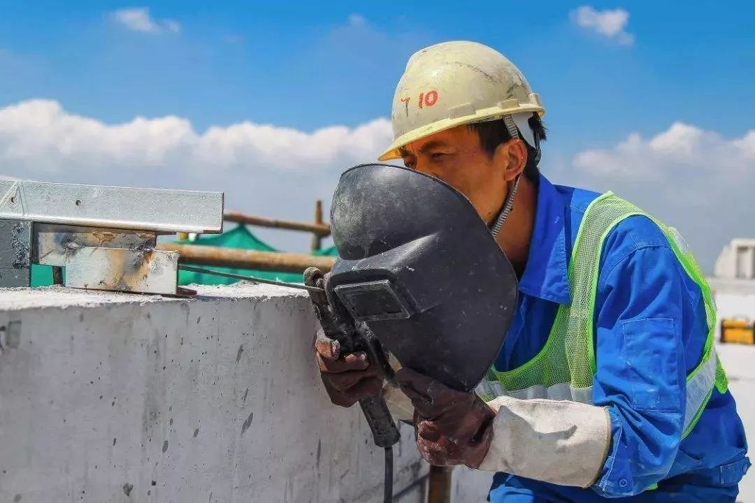 开云 开云体育平台汽车上那么多形状各异的零部件它们都是怎么制造出来的？(图10)