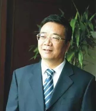 中国唯一的“老板”！23岁当村长创业巨亏6000万开云体育 开云官网仅用3年东山再起如今公司市值近500亿他是如何做到的？(图4)