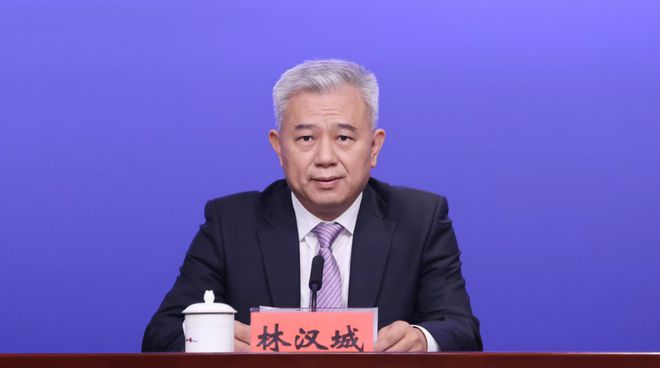 关键窗口期!深圳倡导市民居家办公!11月27日新增126例轨迹涉及7区46个地方!开云体育 开云平台(图2) 关键窗口期!深圳倡导市民居家办公!11月27日新增126例轨迹涉及7区46个地方!开云体育 开云平台(图2)