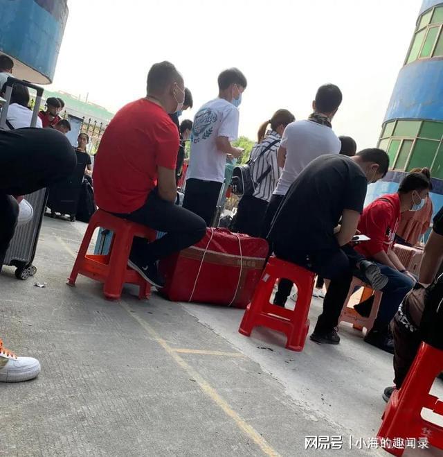 开云APP 开云官网入口工厂“数控技术员”月薪12000为什么很多人却辞职?(图5) 开云APP 开云官网入口工厂“数控技术员”月薪12000为什么很多人却辞职?(图5)