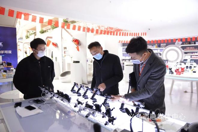 开云APP 开云官网入口买买买！首批60多名国内采购商组团来义放心采购(图3)